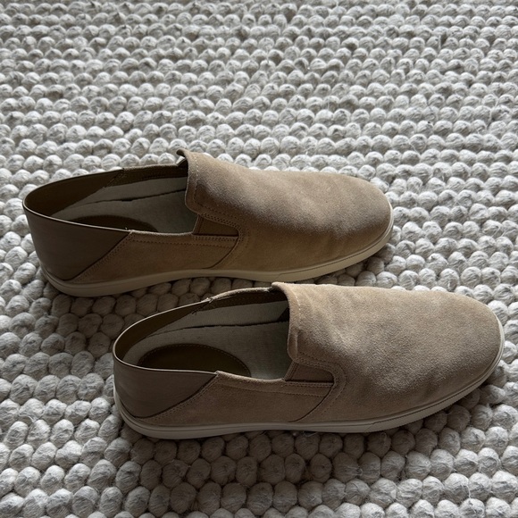 Vince Camuto Men's Tan Slip-On Loafers - Picture 4 of 6